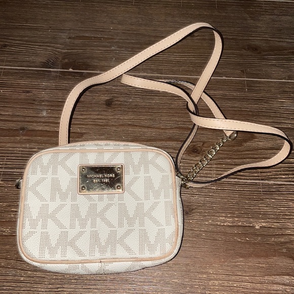 michael kors crossbody - Picture 1 of 7